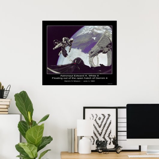 Edward H. White II - Floating out of Gemini 4 Poster (Thuiskantoor)