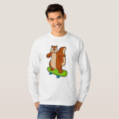 Eekhoorn als Skater met skateboard T-shirt (Voorkant volledig)