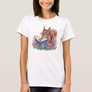 Eekhoorn die een boek leest, genesteld in bloemen t-shirt