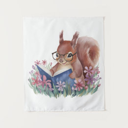 Eekhoorn die een boek leest, genesteld in bloemen wandkleed