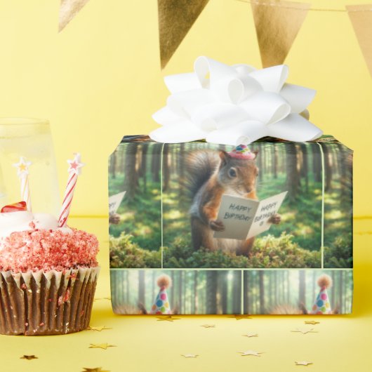 Eekhoorn die een Kaart leest Cadeaupapier (Verjaardagsfeest)