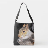 Eekhoorn die een noot eet crossbody tas (Achterkant)