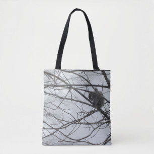 Eekhoorn in de sneeuw tote bag