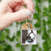 Eekhoorn in een pijnboom sleutelhanger (Hand)