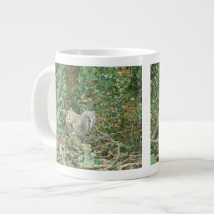 Eekhoorn met Acorn-Mok Grote Koffiekop