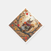 Eekhoorn met een herfstesdoornblad servet (Hoek)