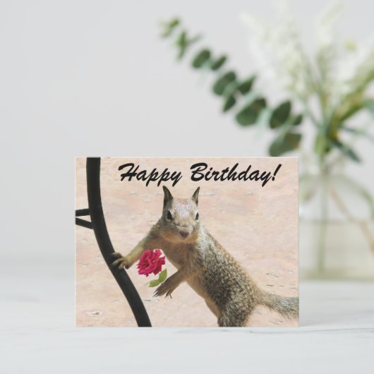 Eekhoorn met een Roos Verjaardag Wenskaart Briefkaart (Staand voorkant)