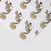 Eekhoorn met papier voor wijnstok (Detail)