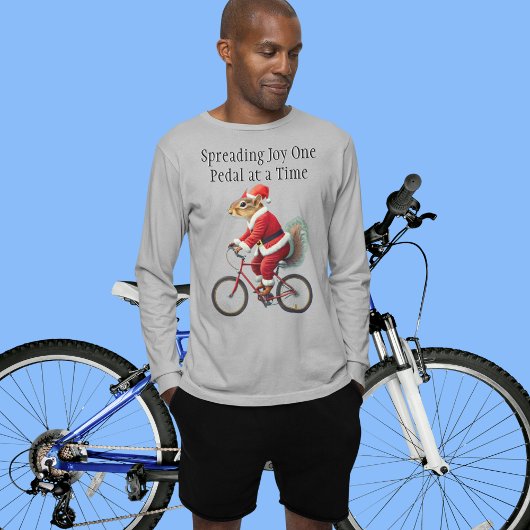 Eekhoorn op een fiets kerstcadeau voor fietser t-shirt