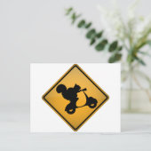 Eekhoorn op scooter briefkaart (Staand voorkant)
