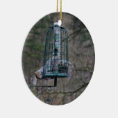 Eekhoorn op vogelvoer keramisch ornament (Rechts)