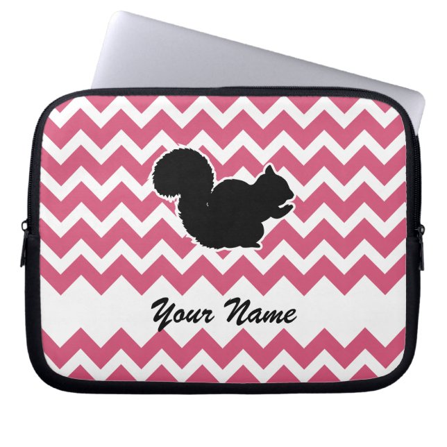 Eekhoorn Silhouet met roze Chevron Patroon Laptop Sleeve (Voorkant)