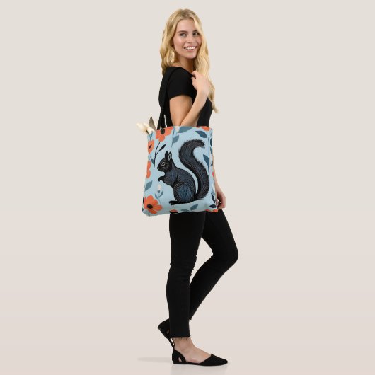 Eekhoorn Spring Flowers Art Tote Bag (Op model)