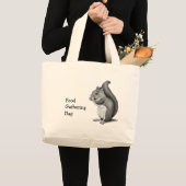 Eekhoorn: Verzameling van voedsel: potloodtekening Grote Tote Bag (Voorkant (product))