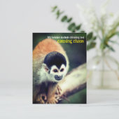 Eekhoornaapje in boom briefkaart (Staand voorkant)