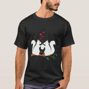 Eekhoorns die verliefd zijn op het delen van een n t-shirt
