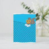 Eekhoorntjes die pretzel eten briefkaart (Staand voorkant)