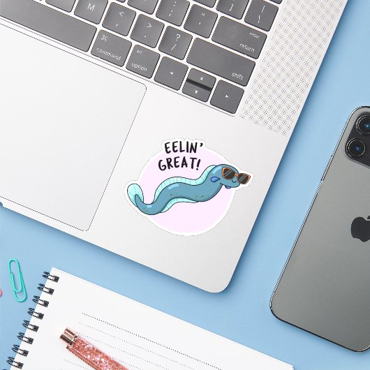 Eelin Great Funny Slippery Eel Pun Sticker (Laptop met iPhone)