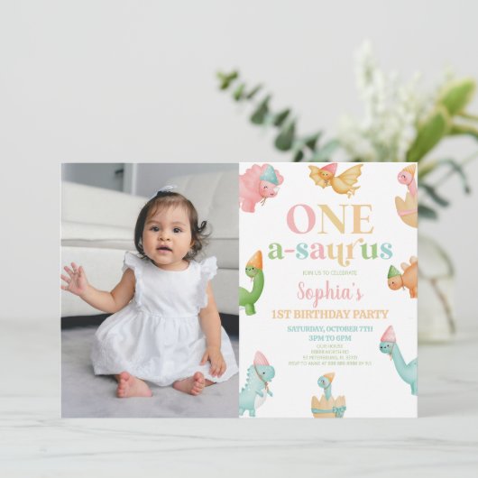 Een A-Saurus Dinosaurus 1e Verjaardagsfeest Kaart (Staand voorkant)