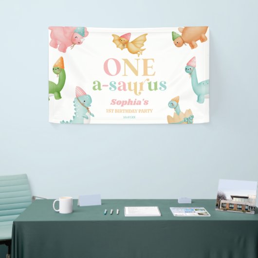Een A-Saurus Dinosaurus 1e Verjaardagsfeest Spandoek (Beurs)