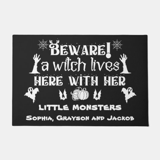 Een aangepaste heks woont hier met haar kleine mon deurmat (Voorkant)