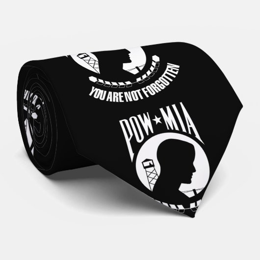 Een aangepaste stropdas met de Amerikaanse POW MIA (Opgerold)