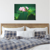 Een aanraking van Roze in de Groenen Canvas Afdruk (Insitu (Slaapkamer))