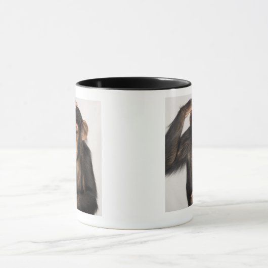 Een aap die zijn hoofd krabt mok (Midden)