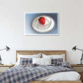 Een aardbei in een bekertje canvas afdruk (Insitu (Slaapkamer))