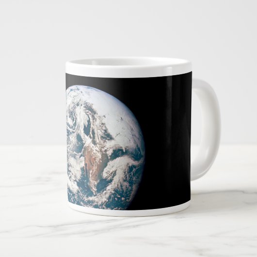 Een aarde van het Apollo 10 ruimteschip. Grote Koffiekop (Voorkant rechts)