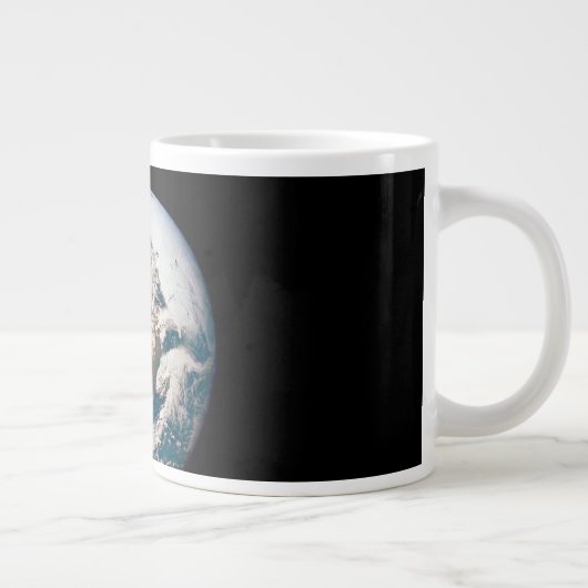 Een aarde van het Apollo 10 ruimteschip. Grote Koffiekop (Rechts)