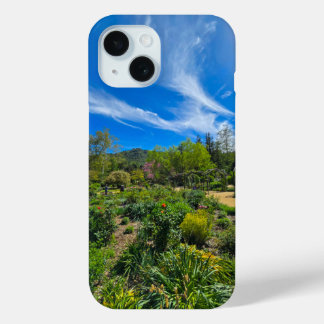 Een adembenemend lentelandschap in de tuin iPhone 15 case