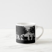 Een afbeelding van een hert in de ochtend mist espresso kop (Rechts)