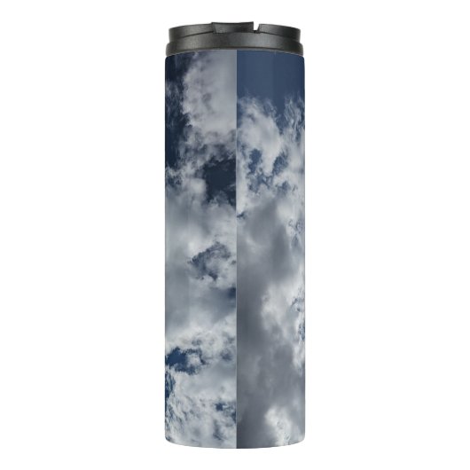 Een afdekking van wolken thermosbeker (Achterkant)