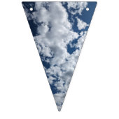 Een afdekking van wolken vlaggetjes (Tweede vlag)