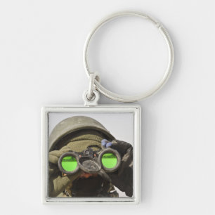 Een Afghaanse soldaat scant de horizon af Sleutelhanger