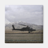 Een AH-64A Apache die opstart Magneet (Voorkant)