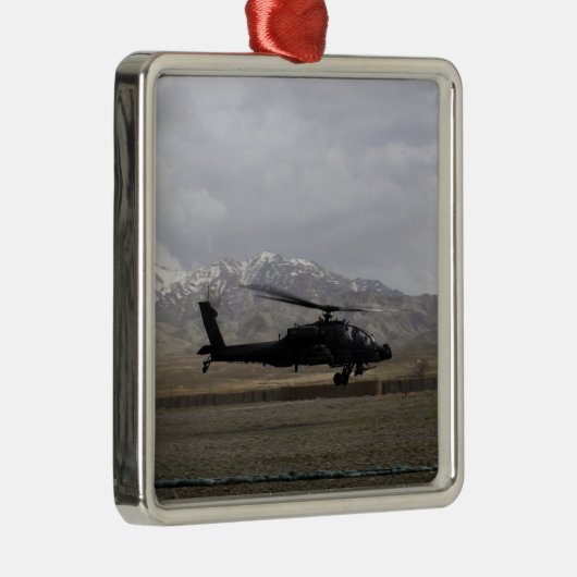 Een AH-64A Apache die opstart Metalen Ornament (Rechts)