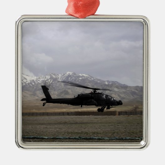Een AH-64A Apache die opstart Metalen Ornament (Voorkant)