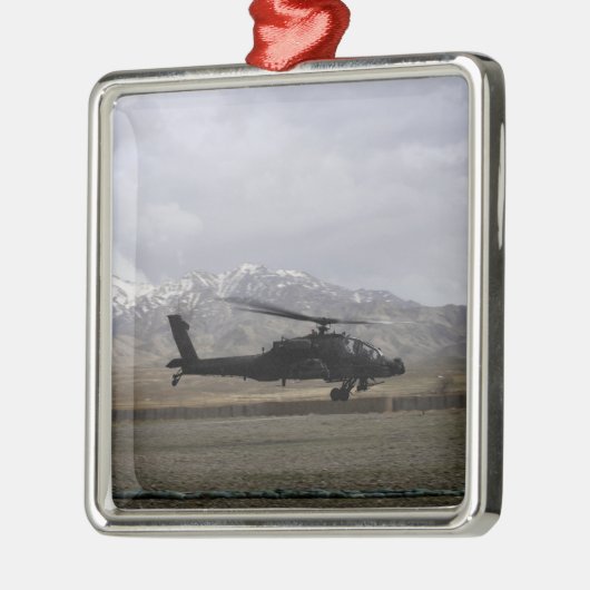 Een AH-64A Apache die opstart Metalen Ornament (Links)
