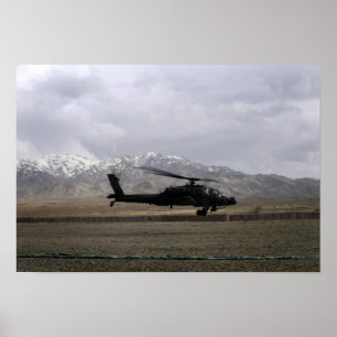 Een AH-64A Apache die opstart Poster