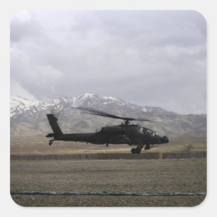 Een AH-64A Apache die opstart Vierkante Sticker