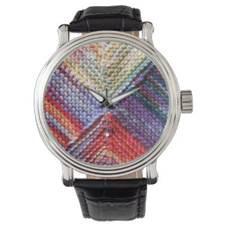 een ambachtelijk gebreid horloge