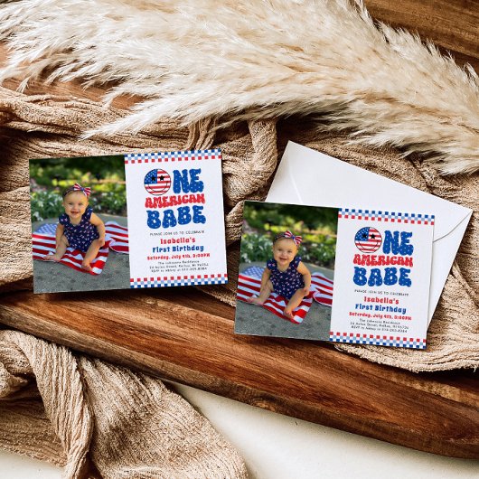 Een Amerikaanse Babe 4 van juli Foto Eerste Verjaa Kaart