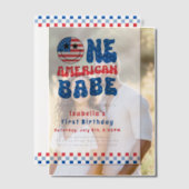 Één Amerikaanse Babe 4th van Juli Eerste Verjaarda Vellum Uitnodigingen (Offset (Koppel))
