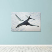 Een Amerikaanse luchtmacht B-1B Lancer op een geve Canvas Afdruk (Insitu (Houten vloer))