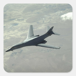 Een Amerikaanse luchtmacht B-1B Lancer op een geve Vierkante Sticker