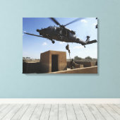 Een Amerikaanse luchtmacht pararescuemens Canvas Afdruk (Insitu (Houten vloer))