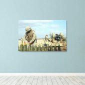 Een Amerikaanse marine bereidt howitzer-rondes voo Canvas Afdruk (Insitu (Houten vloer))