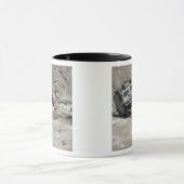 Een Amerikaanse marine die de bestuurder van een H Mok (Midden)